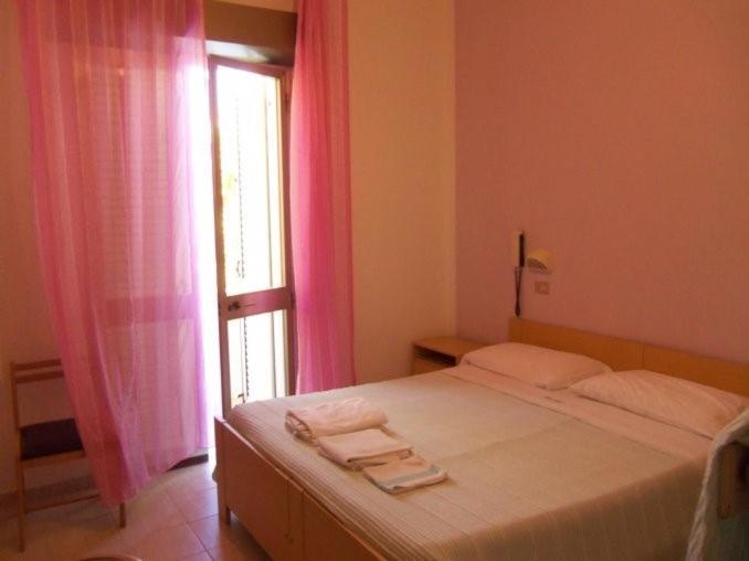Hotel Silvia Viserbella di Rimini Luaran gambar